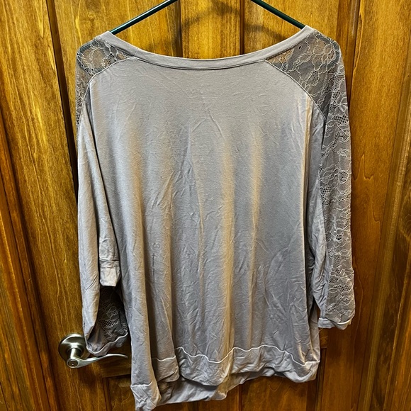 Women’s Torrid Super soft Knits Blouse Light Purple 1 - Picture 4 of 4